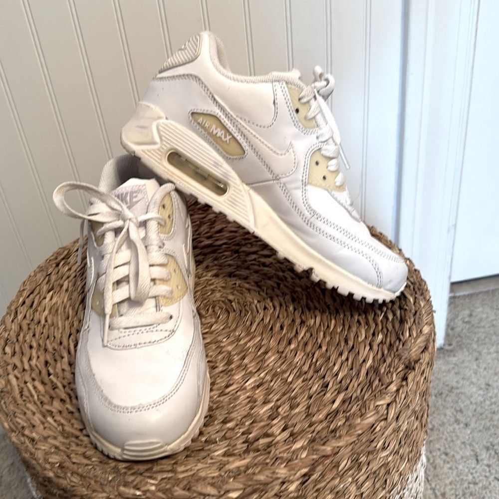 Nike Air Max White Sneakers - 5Y - Good Condition - Picture 5 of 12